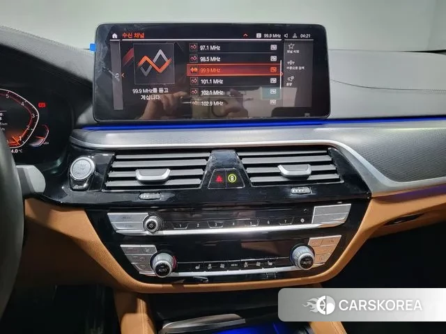 BMW 5 Series (G30) 2023 Синий из Кореи, фото 5