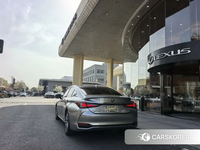 Lexus ES 2020 Серебристо-серый из Китая, фото 5