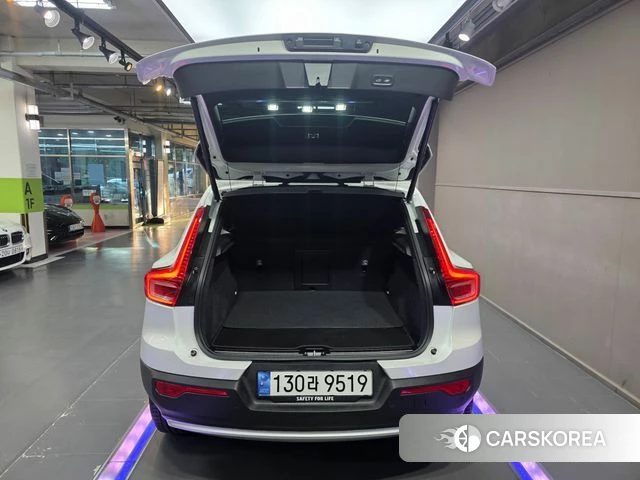 Volvo XC40 2024 Белый из Кореи, фото 5