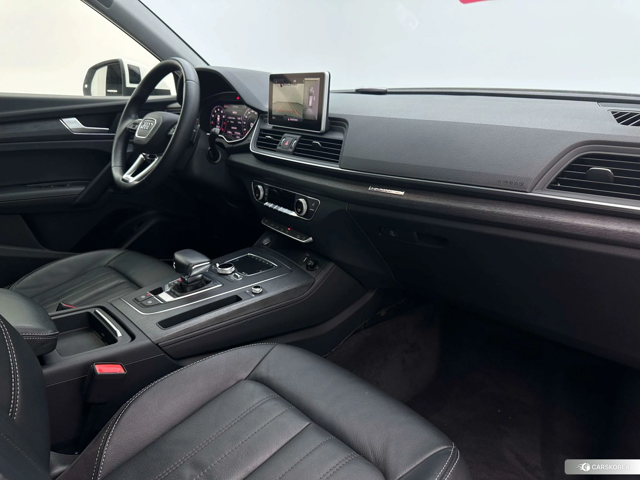 Audi Q5L 2019 Белый из Китая, фото 5