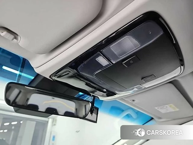 Hyundai Staria 2023 Белый из Кореи, фото 5