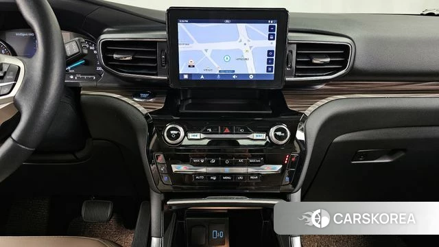 Ford Explorer 6th Generation 2023 Белый из Кореи, фото 5