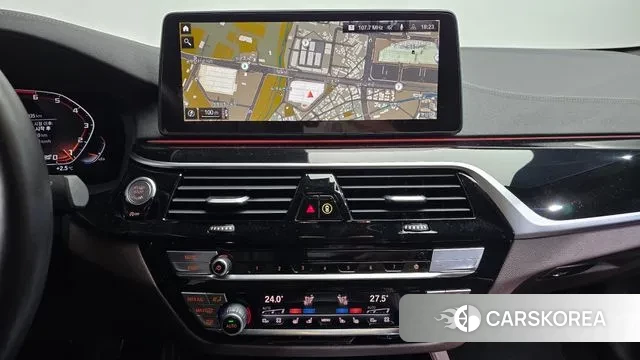 BMW 5 Series (G30) 2023 Белый из Кореи, фото 5