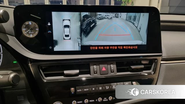 Lexus ES300h 7th generation 2023 Белый из Кореи, фото 5