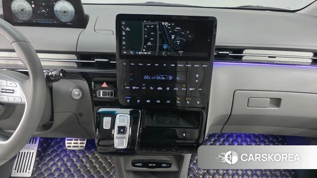 Hyundai Staria 2023 Белый из Кореи, фото 5