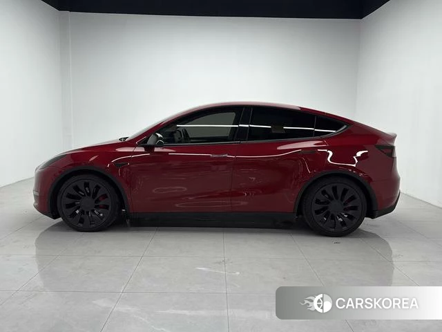 Tesla Model Y 2021 Красный из Китая, фото 5