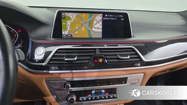 BMW 7 Series (G11) 2022 Серебристо-серый из Кореи, фото 5