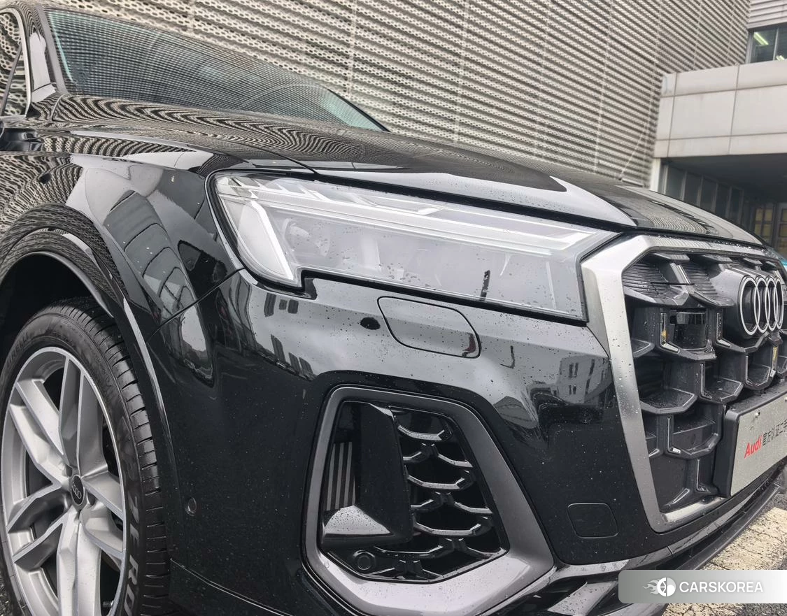 Audi Q7 2024 Черный из Китая, фото 5
