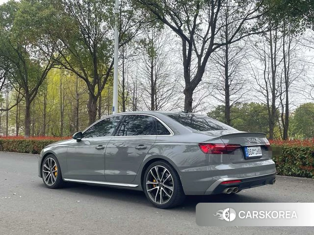 Audi S4 2021 Серебристо-серый из Китая, фото 5