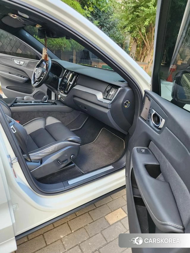Volvo XC60 second Generation 2021 Белый из Кореи, фото 5