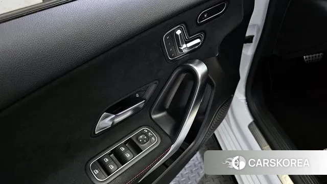 Mercedes-Benz A-Class W177 2023 Белый из Кореи, фото 5