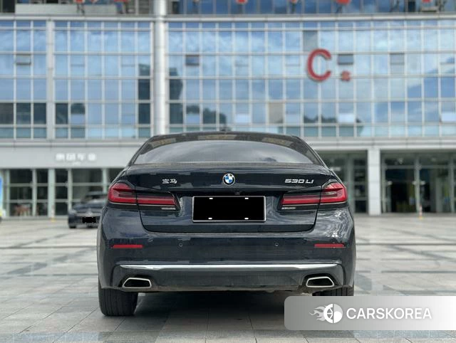 BMW 5 series 2022 Черный из Китая, фото 5