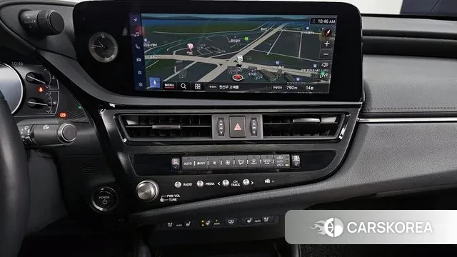 Lexus ES300h 7th generation 2024 Белый из Кореи, фото 5