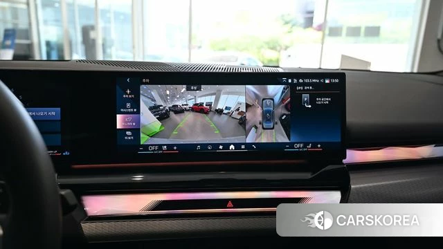 BMW 5 Series (G60) 2025 Серебристо-серый из Кореи, фото 5