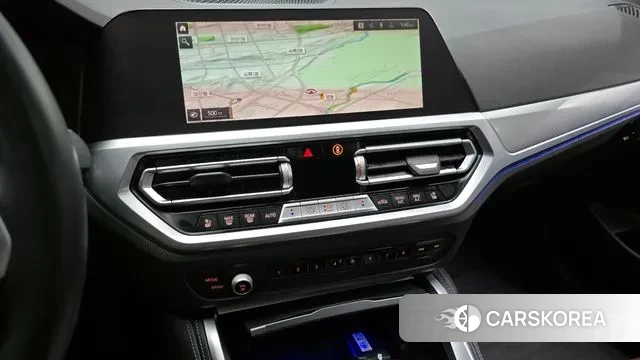 BMW 4 Series (G22) 2022 Серебристо-серый из Кореи, фото 5