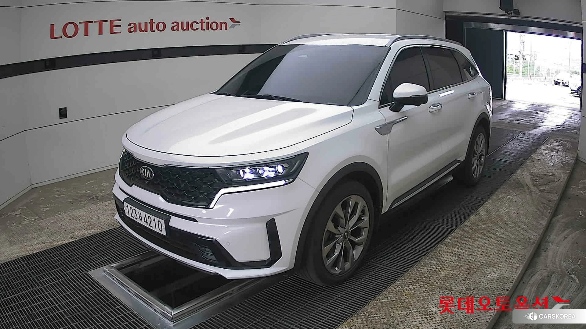 Kia Sorento 2021 Snow White Pearl (optional) из Кореи, фото 5