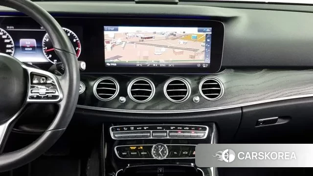 Mercedes-Benz E-Class W213 2020 Белый из Кореи, фото 5