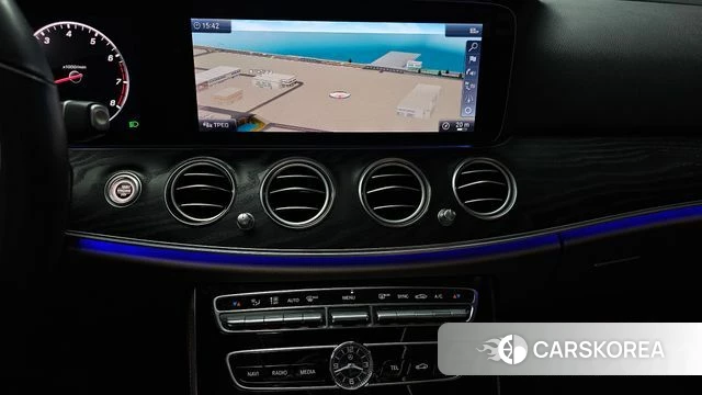 Mercedes-Benz E-Class W213 2018 Белый из Кореи, фото 5