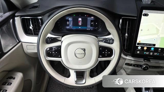 Volvo XC60 second Generation 2025 Белый из Кореи, фото 5