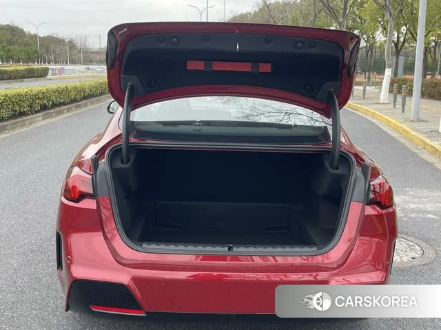BMW 2 series 2025 Красный из Китая, фото 5