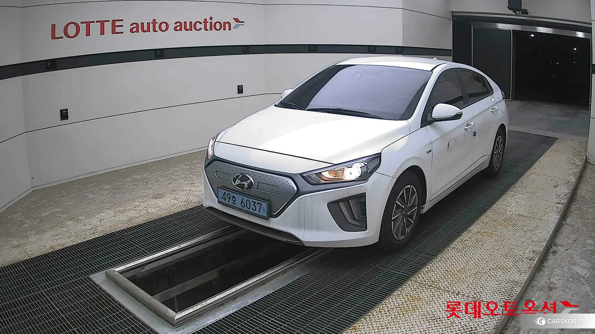 Hyundai IONIQ Electric 2020 Polar White из Кореи, фото 5