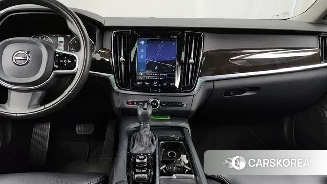 Volvo S90 2018 Светло-серебряный цвет из Кореи, фото 5