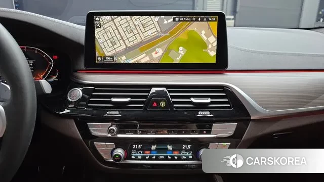 BMW 5 Series (G30) 2020 Белый из Кореи, фото 5