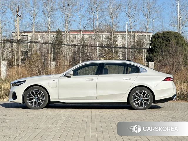 BMW i5 2025 Белый из Китая, фото 5