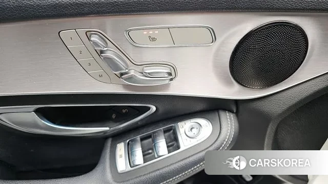 Mercedes-Benz C-Class W205 2018 Белый из Кореи, фото 5