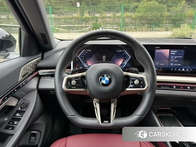 BMW 5 series 2025 Черный из Китая, фото 5
