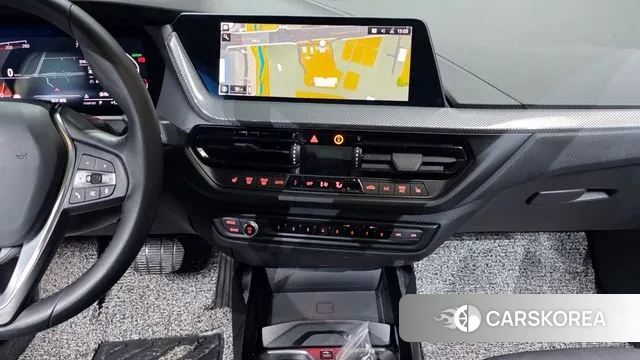 BMW 1 Series (F40) 2022 Черный из Кореи, фото 5