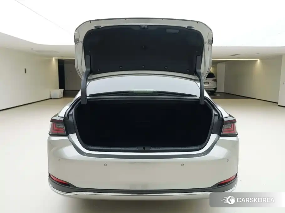 Lexus ES 2026 Silver/gray из Китая, фото 6