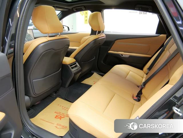 Lexus ES 2026 Черный из Китая, фото 5