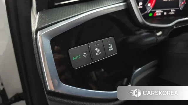 Audi Q3 (F3) 2020 Белый из Кореи, фото 5