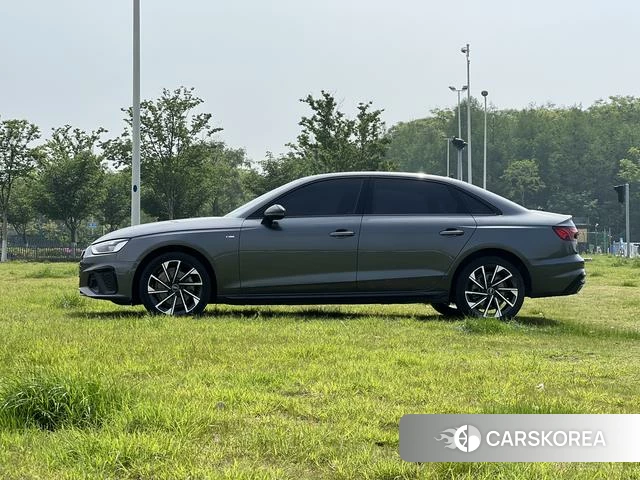 Audi A4L 2024 Темно-серый из Китая, фото 5