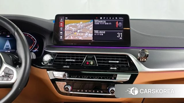 BMW 5 Series (G30) 2022 Белый из Кореи, фото 5