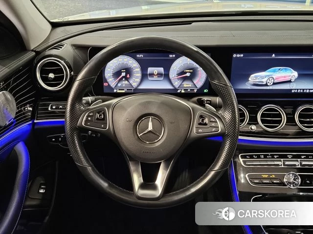 Mercedes-Benz E-Class W213 2018 Белый из Кореи, фото 5