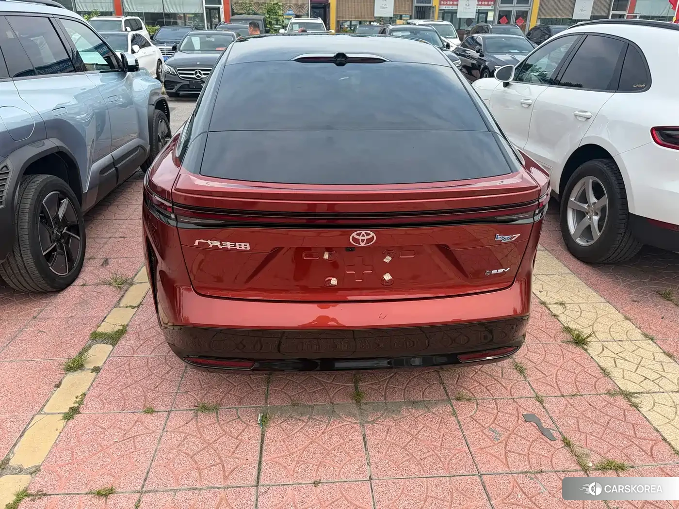 Toyota Platinum Wisdom 7 2026 Red/purple из Китая, фото 5
