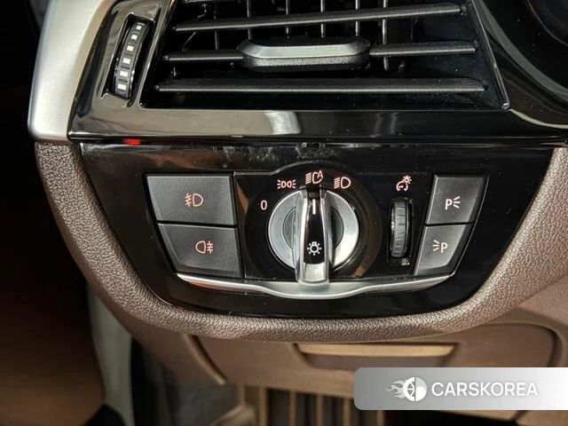 BMW 5 Series (G30) 2020 Белый из Кореи, фото 5
