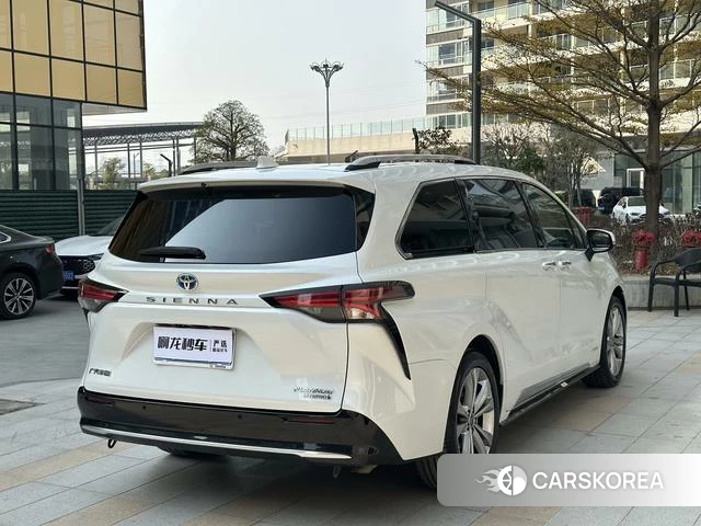 Toyota Saina 2024 Белый из Китая, фото 5