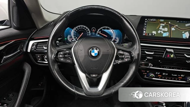 BMW 5 Series (G30) 2018 Белый из Кореи, фото 5