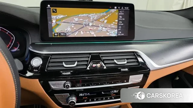 BMW 5 Series (G30) 2022 Белый из Кореи, фото 5