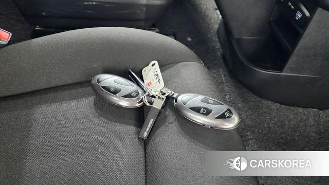 Hyundai Staria 2025 Белый из Кореи, фото 5