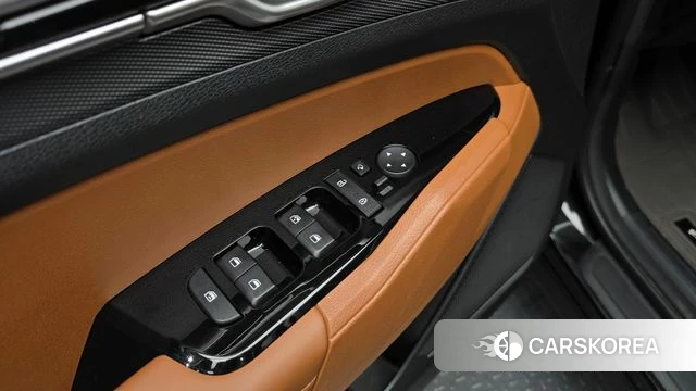Kia Sportage 5th Generation Hybrid 2023 Черный из Кореи, фото 5