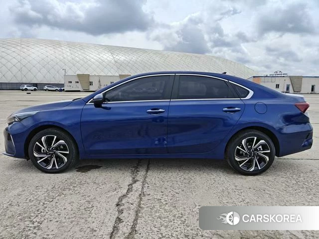 Kia K3 2023 Синий из Китая, фото 5
