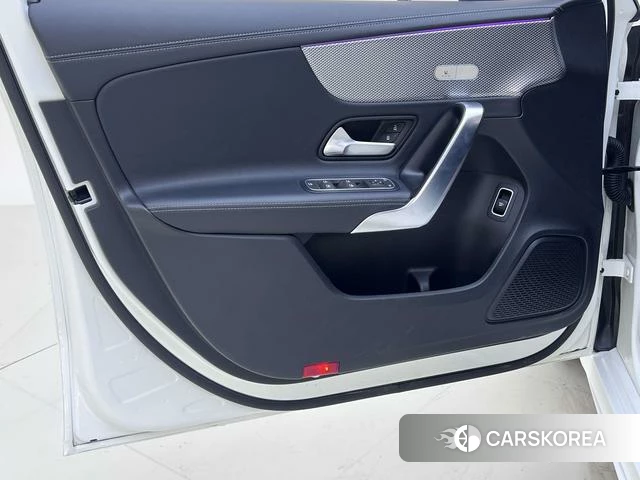 Mercedes-Benz Class A 2022 Белый из Китая, фото 5