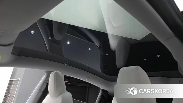 Tesla Model Y 2025 Черный из Кореи, фото 5