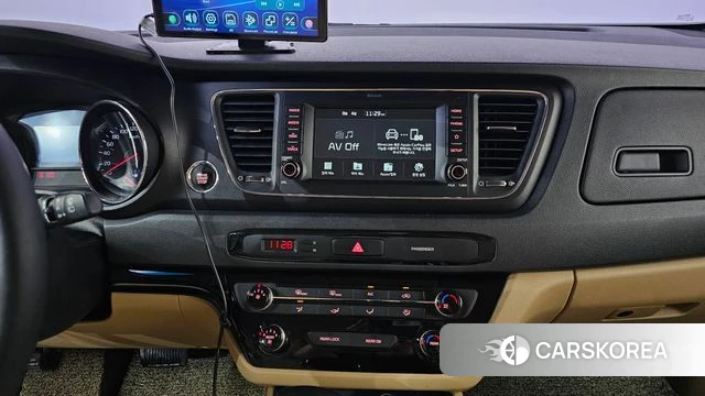 Kia The New Carnival 2018 Белый из Кореи, фото 5