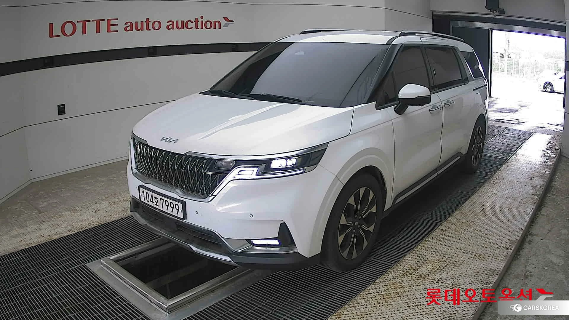 Kia Carnival Limousine 2021 Snow White Pearl (optional) из Кореи, фото 5