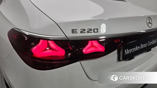 Mercedes-Benz E-Class W214 2024 Белый из Кореи, фото 5